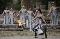 Grécia acende chama olímpica dos jogos de Paris e abre revezamento da tocha