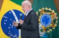 Presidente Lula assina projeto para mandar recursos ao RS
