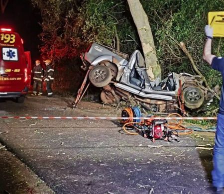 Acidente na MS-276 mata pai, um dos filhos e deixa outro gravemente ferido 