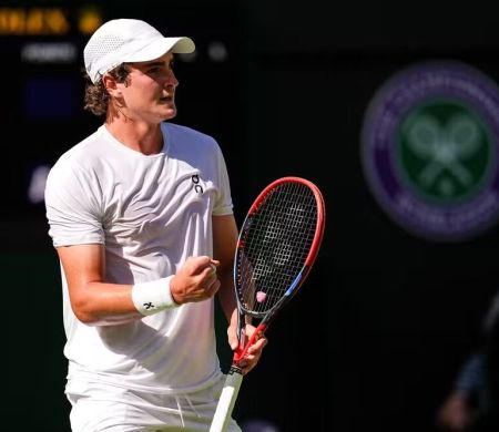 Fonseca vence Brooksby e vira mais novo a ir à 3ª rodada de Wimbledon 