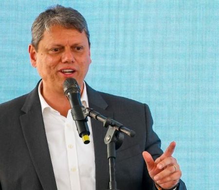 Depois de Bolsonaro, Alexandre de Moraes agora mira Tarcísio de Freitas