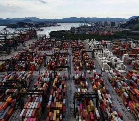 Chineses tentam entrar em leilão de superterminal em Santos