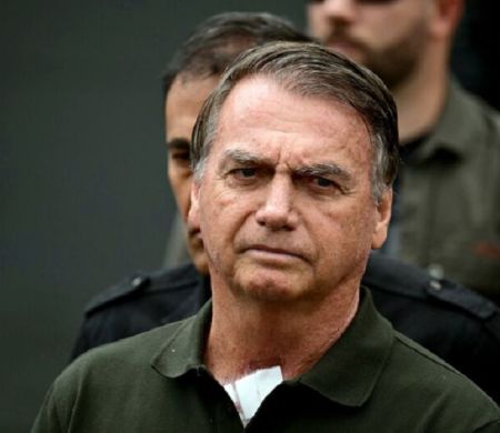 Ex-presidente Jair Bolsonaro tem alta de hospital em Brasília