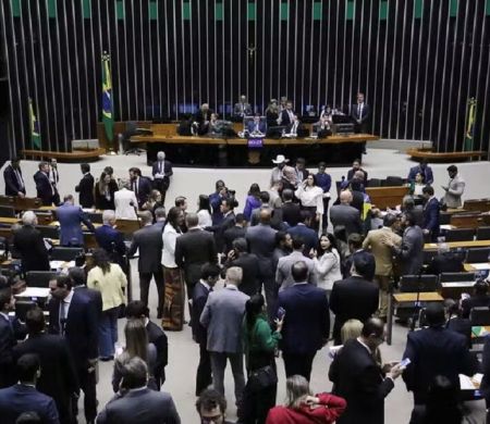 Para juristas, PEC da Blindagem viola separação de Poderes