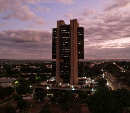 Mercado revisa para baixo estimativa de inflação para 2025 e 2026