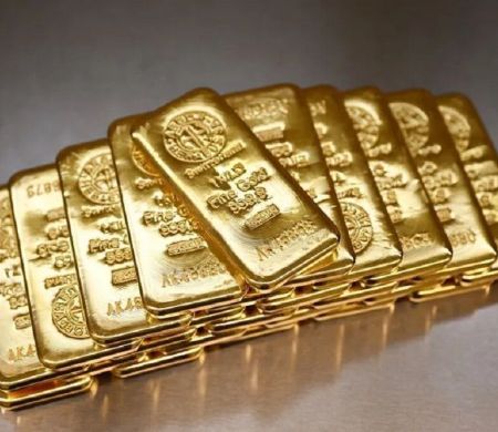 Enfraquecimento do dólar faz ouro renovar máxima histórica