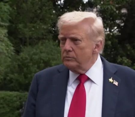 Combate aos cartéis na Venezuela será por terra, afirma Trump 