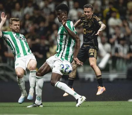Atlético-MG empata com Juventude e supera o Corinthians na classificação