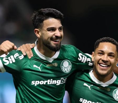 Palmeiras bate Vasco com gols de Flaco e Roque e dorme na vice-liderança