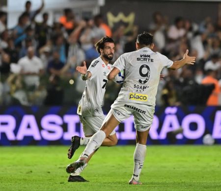 Santos marca no fim e arranca empate do Grêmio na Vila Belmiro 