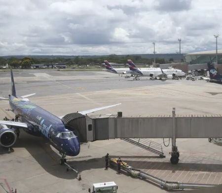 Avião supera ônibus como 2º meio mais comum de viagens pessoais