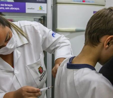 Vacina contra HPV reduz em 58% casos de câncer de colo de útero