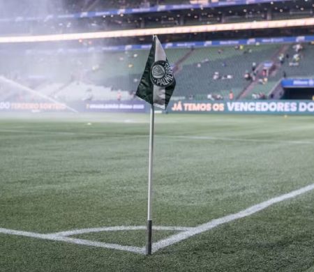 Líder, Palmeiras recebe o Bragantino no Alianz Parque