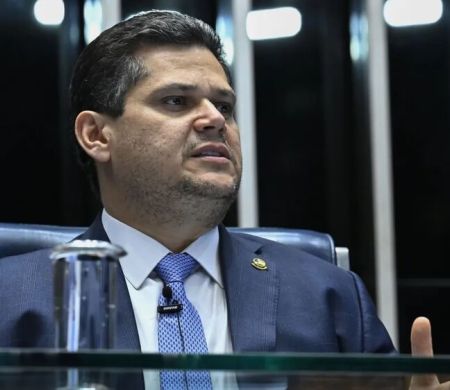 Alcolumbre cancela sessão para analisar vetos de Lula