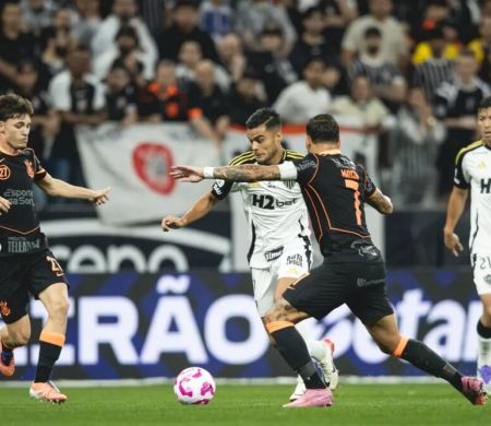 Corinthians vence confronto direto com Atlético-MG e volta a se distanciar do Z4