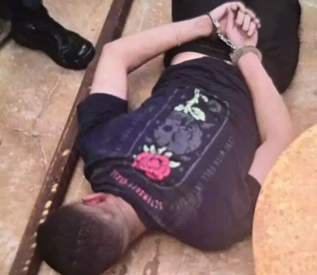 Homem passa oito horas em forro após tentar invadir joalheria
