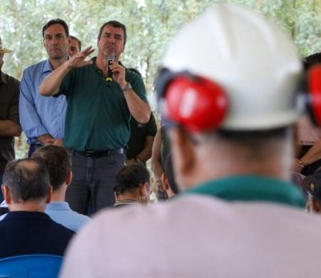Riedel inaugura o asfalto da Estrada Municipal NA-18