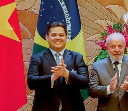 Após reunião com Alcolumbre, Lula adia indicação ao STF