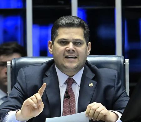 Senado adia votação de lei que tira resposta a tarifaço do teto fiscal