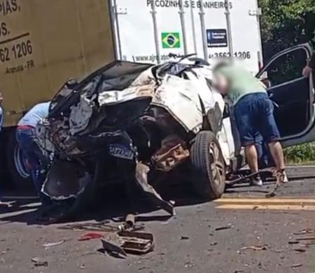 Engavetamento na BR-163 resulta na morte de professora 