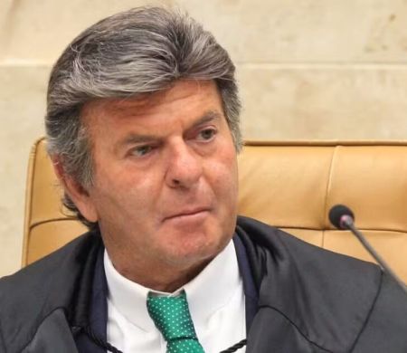 Mudança para a 2ª Turma não impede Fux de tentar julgar recurso de Bolsonaro