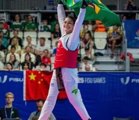 Brasileira é ouro no mundial de taekwondo após jejum de 20 anos 