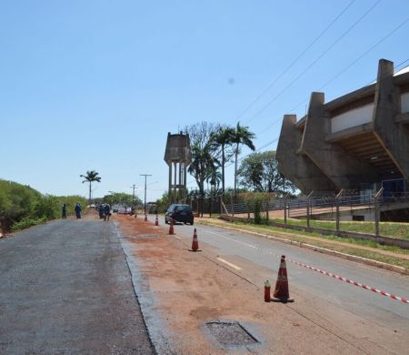 Prefeitura executa obra de contenção em novo trecho da Avenida Ernesto Geisel Prefeitura executa obra de contenção em novo trecho da Avenida Ernesto Geisel