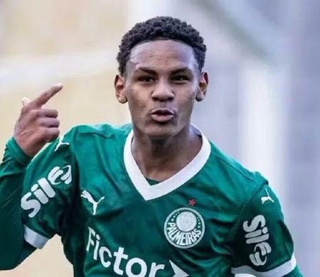AS exalta Eduardo, joia de 15 anos do Palmeiras: 'Venda recorde à vista' AS exalta Eduardo, joia de 15 anos do Palmeiras: 'Venda recorde à vista'
