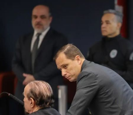 Após audiência no STF, Mauro Cid retira tornozeleira eletrônica