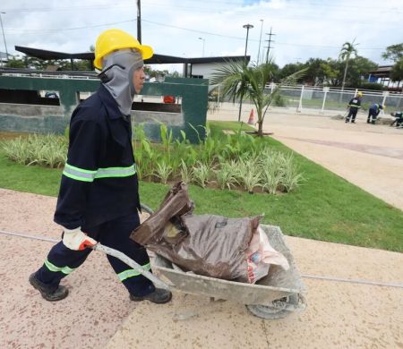 COP30 contrasta festa do Bumba meu Boi com atrasos nas obras em Belém