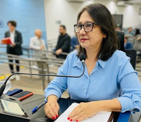 Cadê o dinheiro que estava aqui? Vereadora pressiona Prefeitura sobre 13º