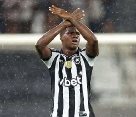 Com show de joia da base, Botafogo busca virada contra Sport 