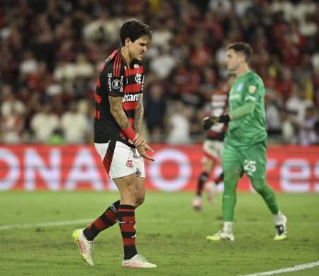 Com lesão muscular, Pedro está fora da final da Libertadores