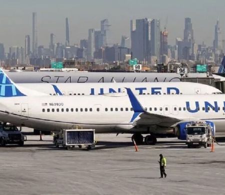 Colisão com balão faz pilotos da United serem atingidos por 