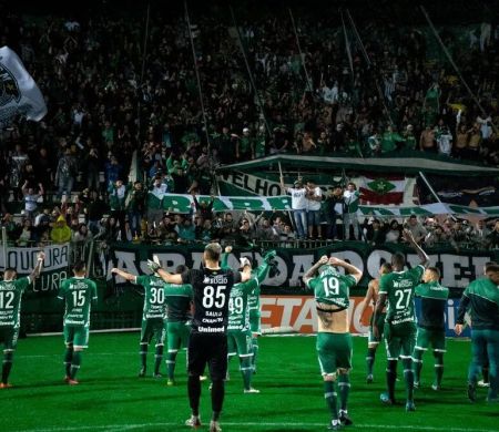 Chape já esgotou os ingressos para jogo decisivo contra o Atlético-GO