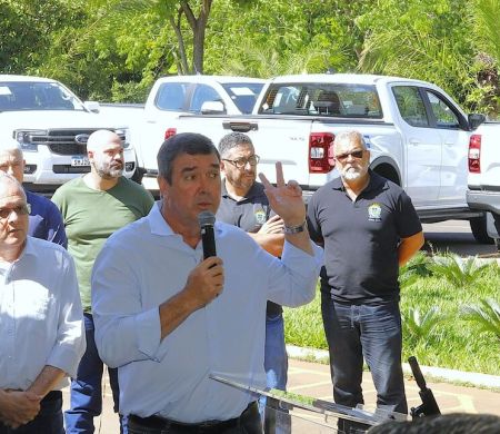 Riedel entrega 14 veículos para ações de vigilância em saúde dos municípios