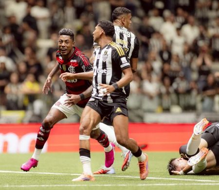 Fla busca empate contra o Atlético-MG e amplia vantagem no Brasileirão