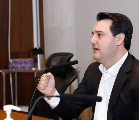 Ratinho Jr. lidera cenário pela vaga ao Senado no PR, diz Real Time 