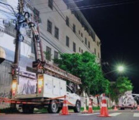 Após retirar 15 km de fios no Centro, Prefeitura quer levar 'faxina' aos bairros