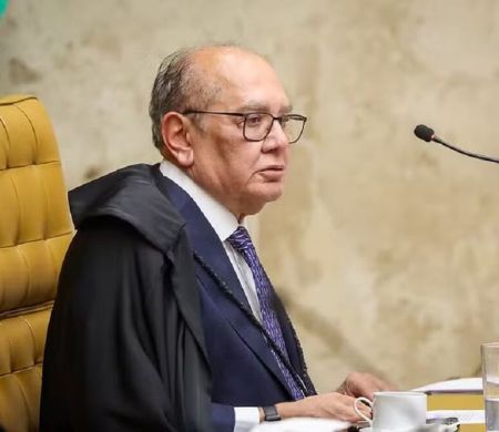 Mendes decide que apenas PGR pode pedir impeachment de ministros 