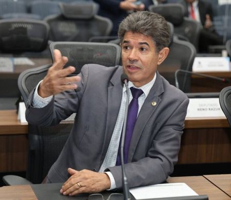 Professores da UEMS cobram valorização salarial em reunião na Assembleia