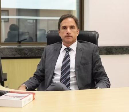 Juiz que atuou na Lava Jato foi flagrado por câmeras furtando champanhe&nbsp;