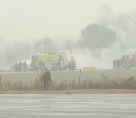Avião do piloto Greg Biffle cai durante pouso e causa incêndio nos EUA