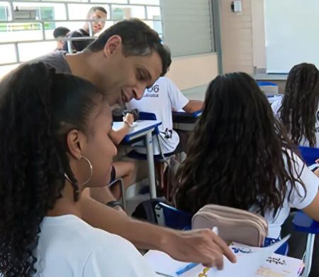 Congresso decide que professores podem acumular cargo público