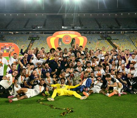 Corinthians bate Vasco com gol de Memphis e é tetra da Copa do Brasil