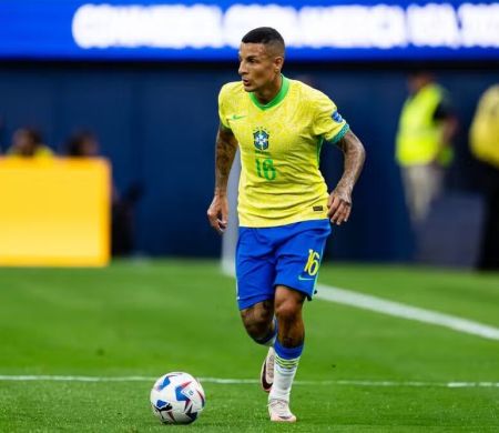 Fluminense contrata o lateral-esquerdo Guilherme Arana, do Atlético-MG