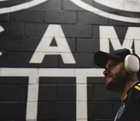 Atlético-MG e Hulk adiam definição sobre futuro do atacante no clube