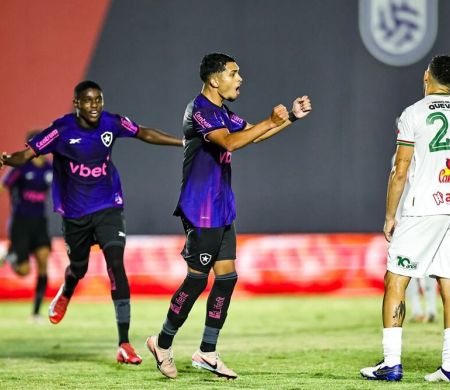 Com time sub-20, Botafogo bate a Portuguesa-RJ na estreia do Carioca