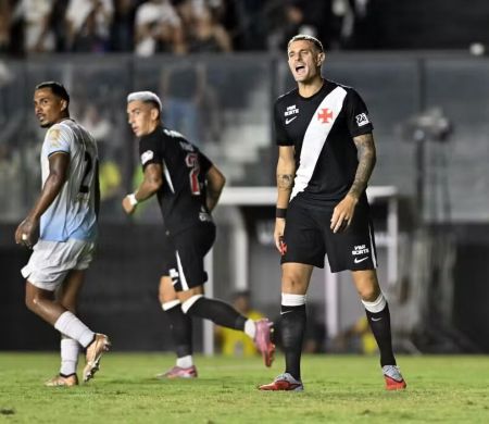 Com proposta do Cerro, Vegetti diz ao Vasco do desejo de sair do clube