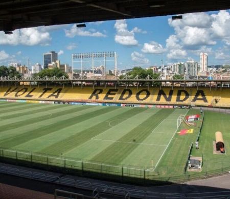 Volta Redonda e Flamengo jogam esta noite no Raulino de Oliveira&nbsp;